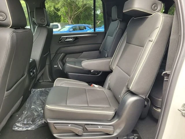2025 Chevrolet Suburban Premier - Photo 16
