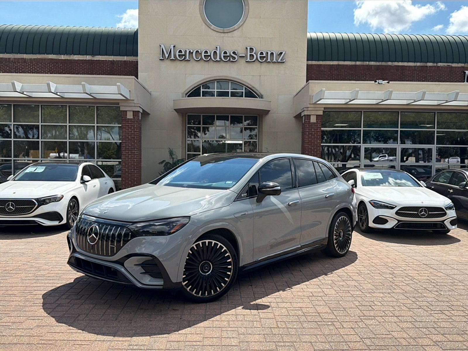 Certified Used 2024 MANUFAKTUR Alpine Grey Mercedes-Benz 4MATIC® image 2