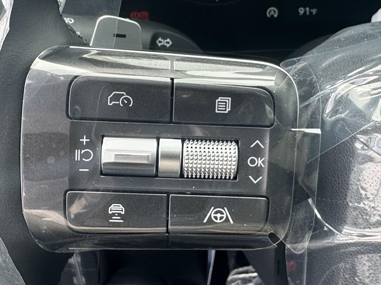New 2026 Creamy White Pearl Hyundai SEL 7P image 21