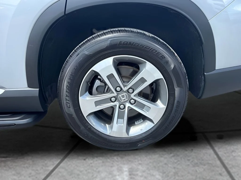 Used 2023 Silver Honda EX-L image 21