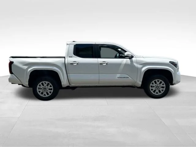 Used 2024 White Toyota SR5 image 6