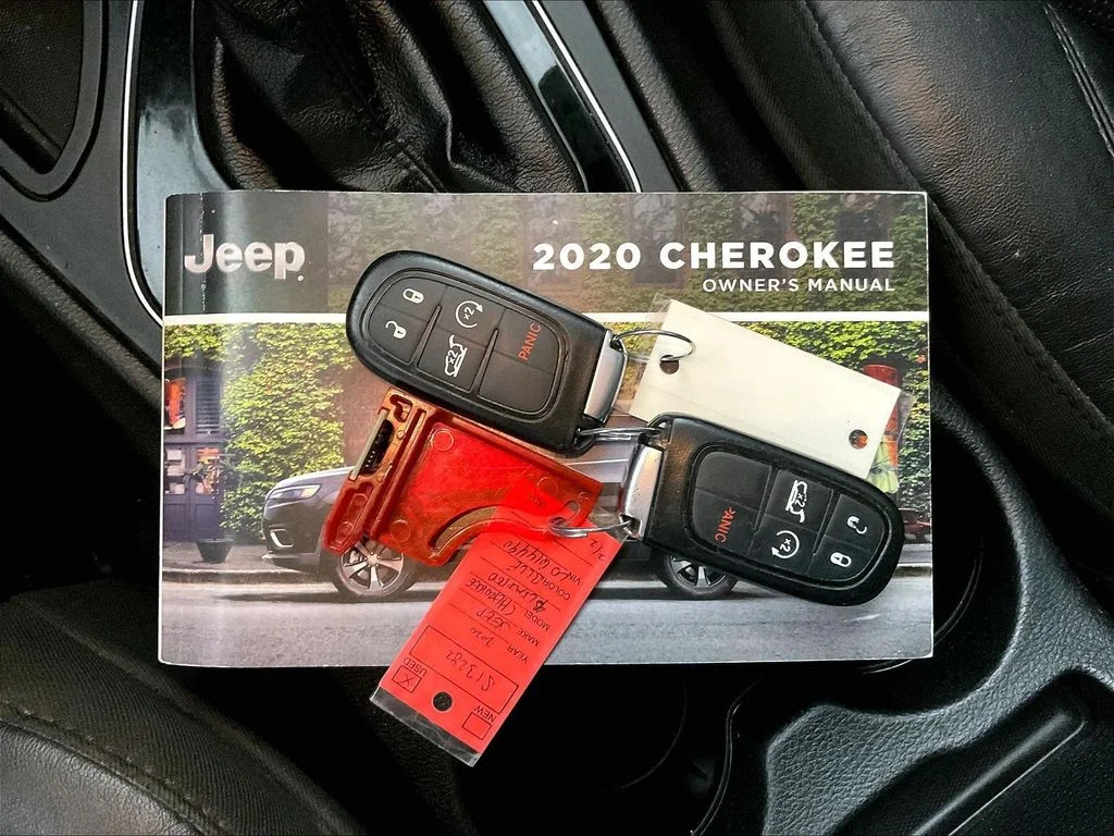 Used 2020 Blue Jeep Limited image 16