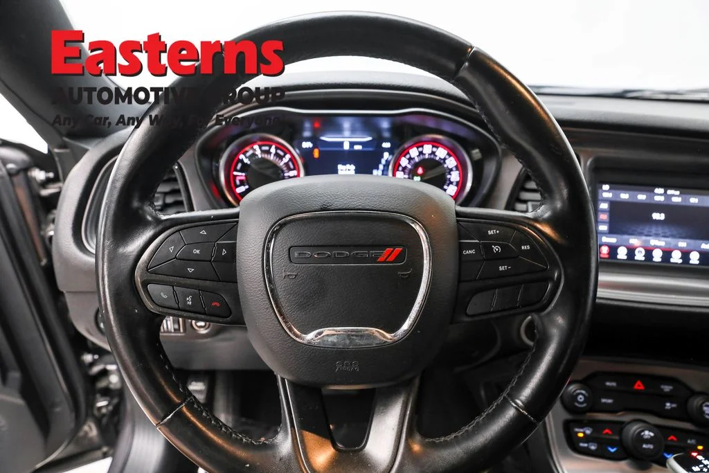 Used 2023 Gray Dodge SXT image 10