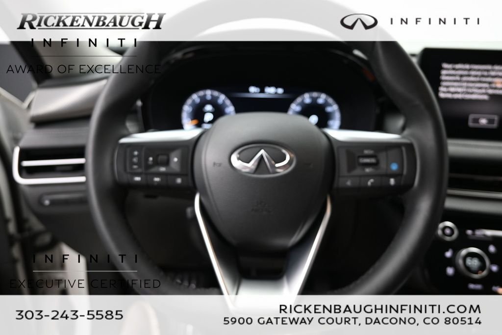 Certified Used 2023 White INFINITI LUXE image 18