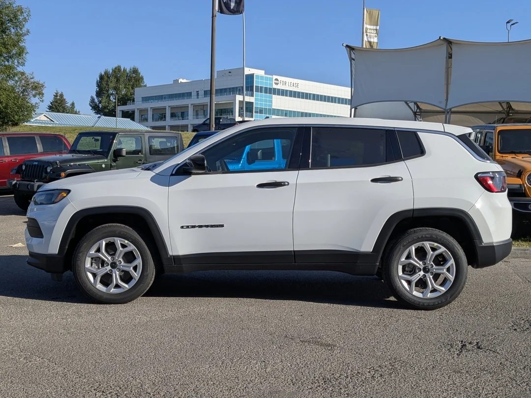 New 2025 White Jeep Sport - - 4X4 - 4.99% O.A.C - Heated Seats & More! image 5