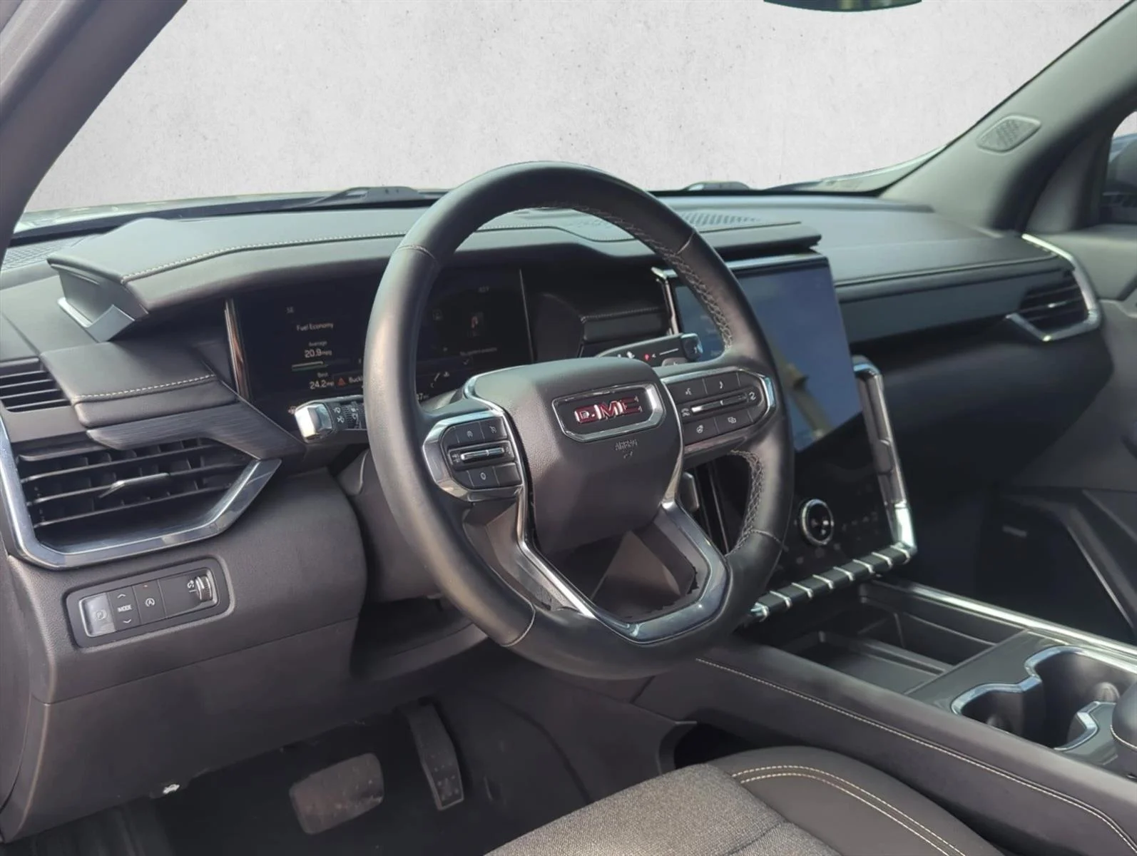 Used 2025 Sterling Metallic GMC FWD Elevation image 12