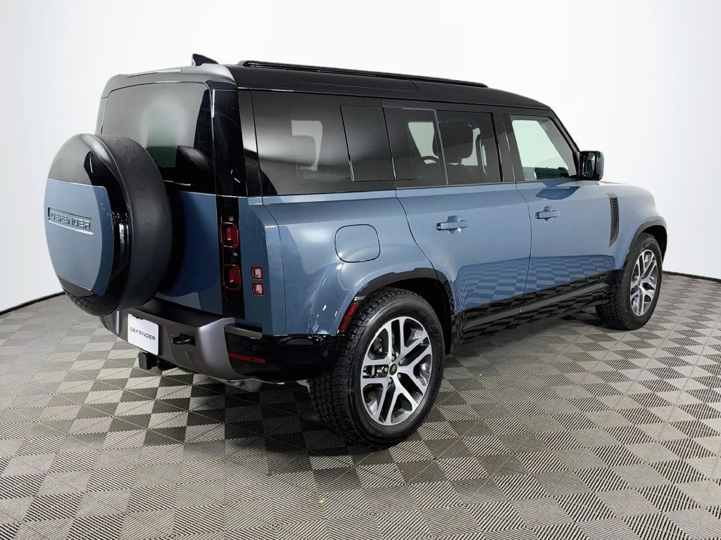 Certified Used 2025 Tasman Blue Metallic Land Rover X-Dynamic SE image 5