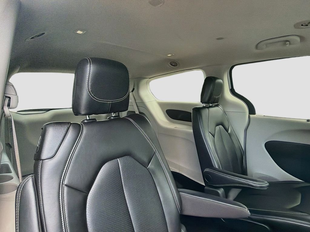 Used 2024 Bright White Clearcoat Chrysler Touring L image 30