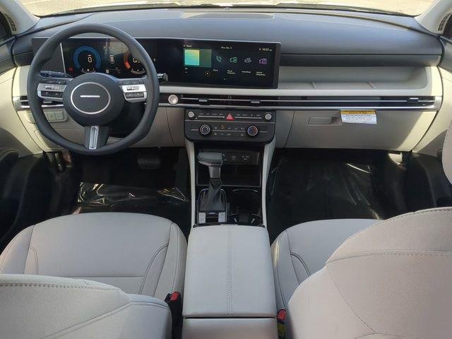 New 2025 Gray Hyundai SE FWD image 15
