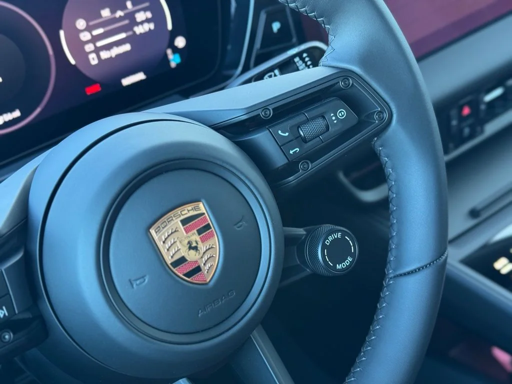 2025 Porsche Macan S - Photo 22