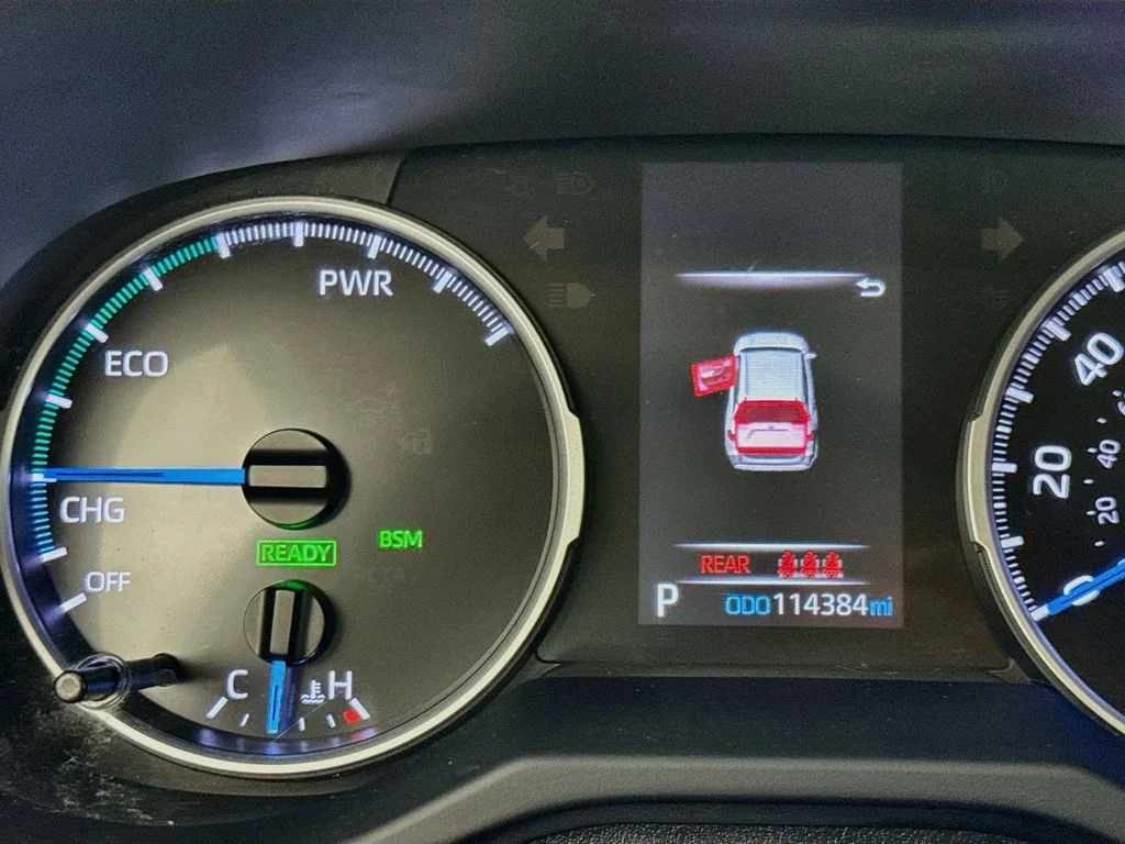 Used 2021 Super White Toyota XLE image 15