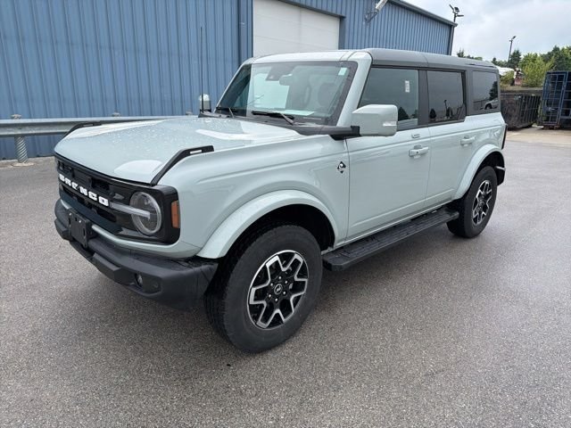 2023 Ford Bronco Outer Banks 4x4's photo