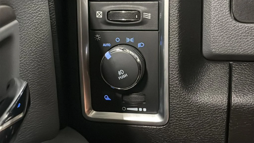 Used 2019 Blue Ram Warlock image 28