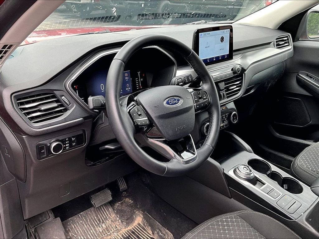 Used 2023 Red Metallic Ford Active image 8