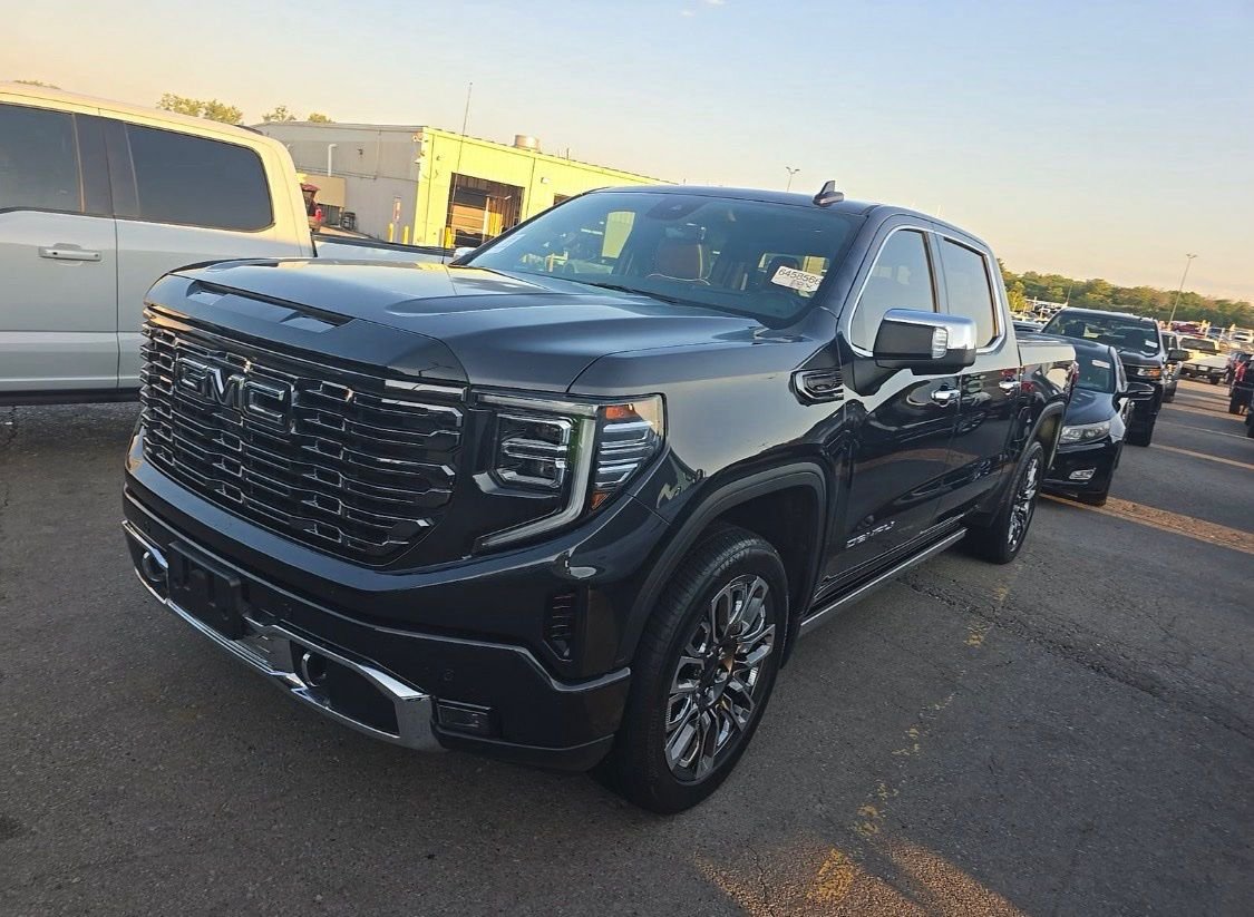 Used 2025 Silver GMC Denali Ultimate image 1