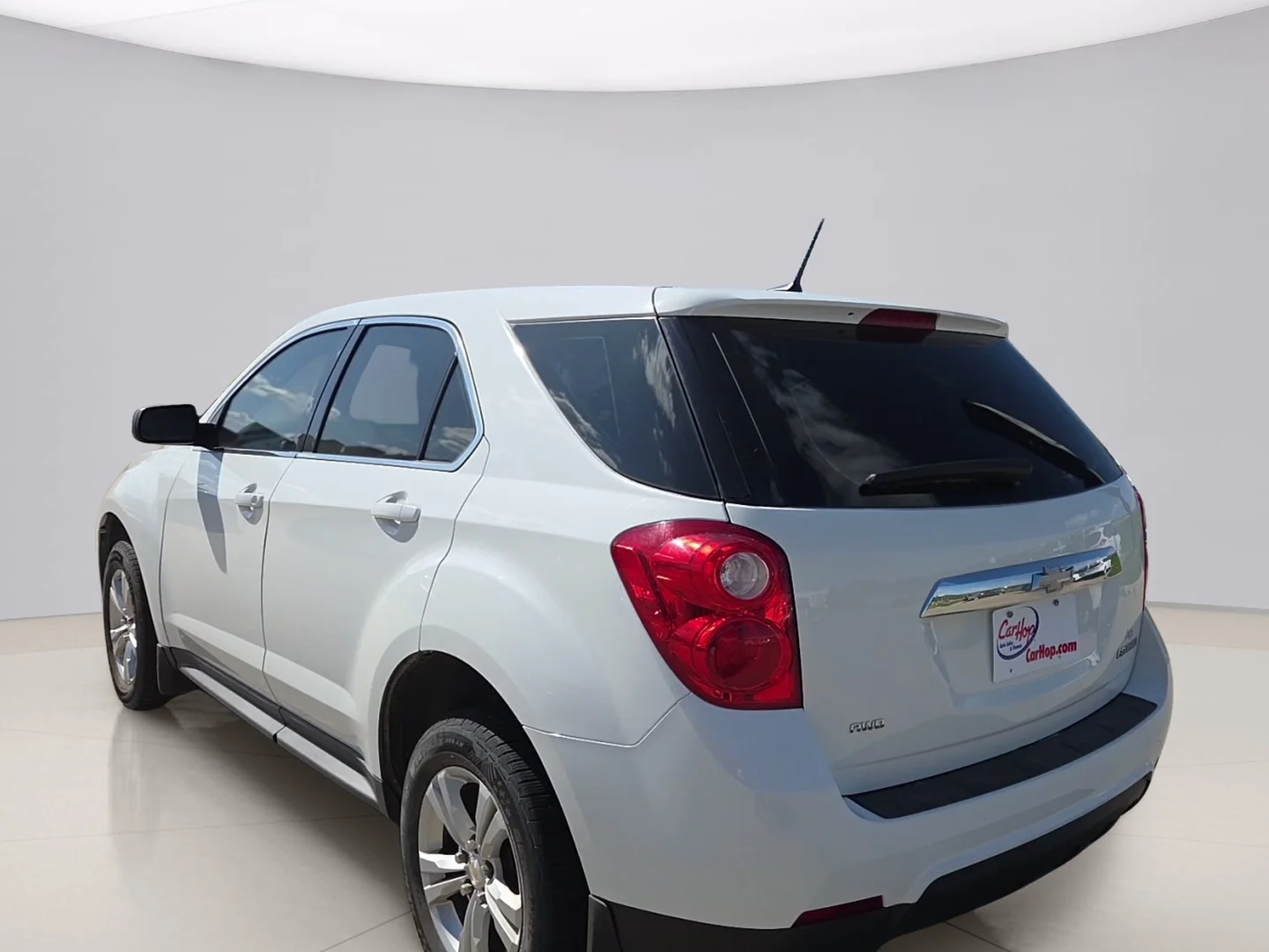 Used 2015 White Chevrolet LS AWD image 7