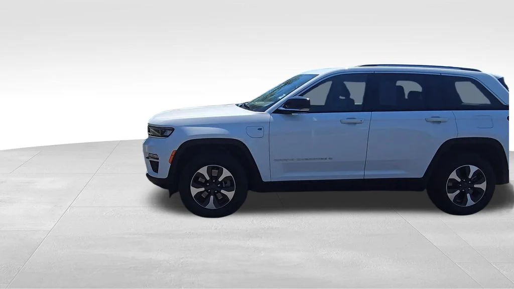 Used 2024 Bright White Clearcoat Jeep 4xe image 4