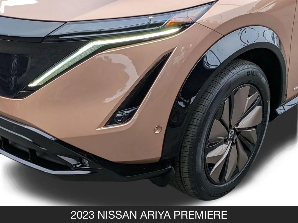 Used 2023 Brown Nissan PREMIERE image 10