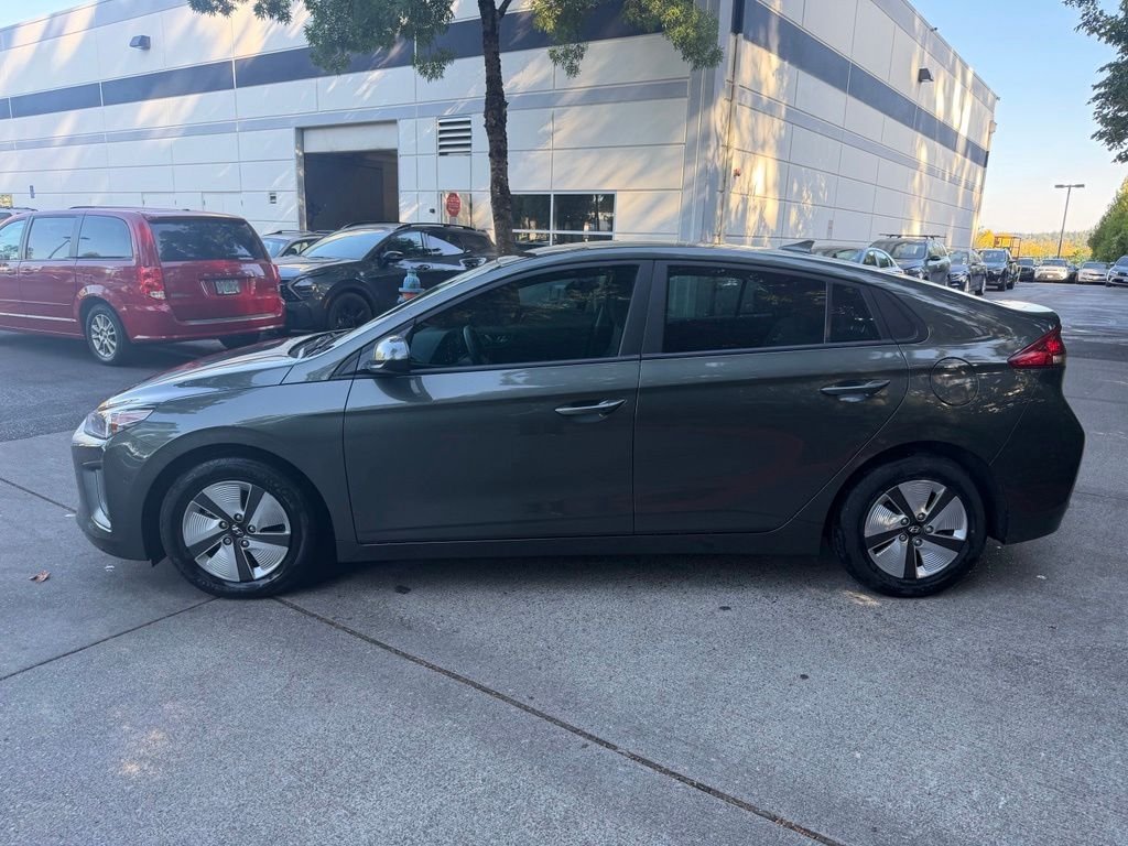 Used 2022 Amazon Gray Hyundai Blue image 6