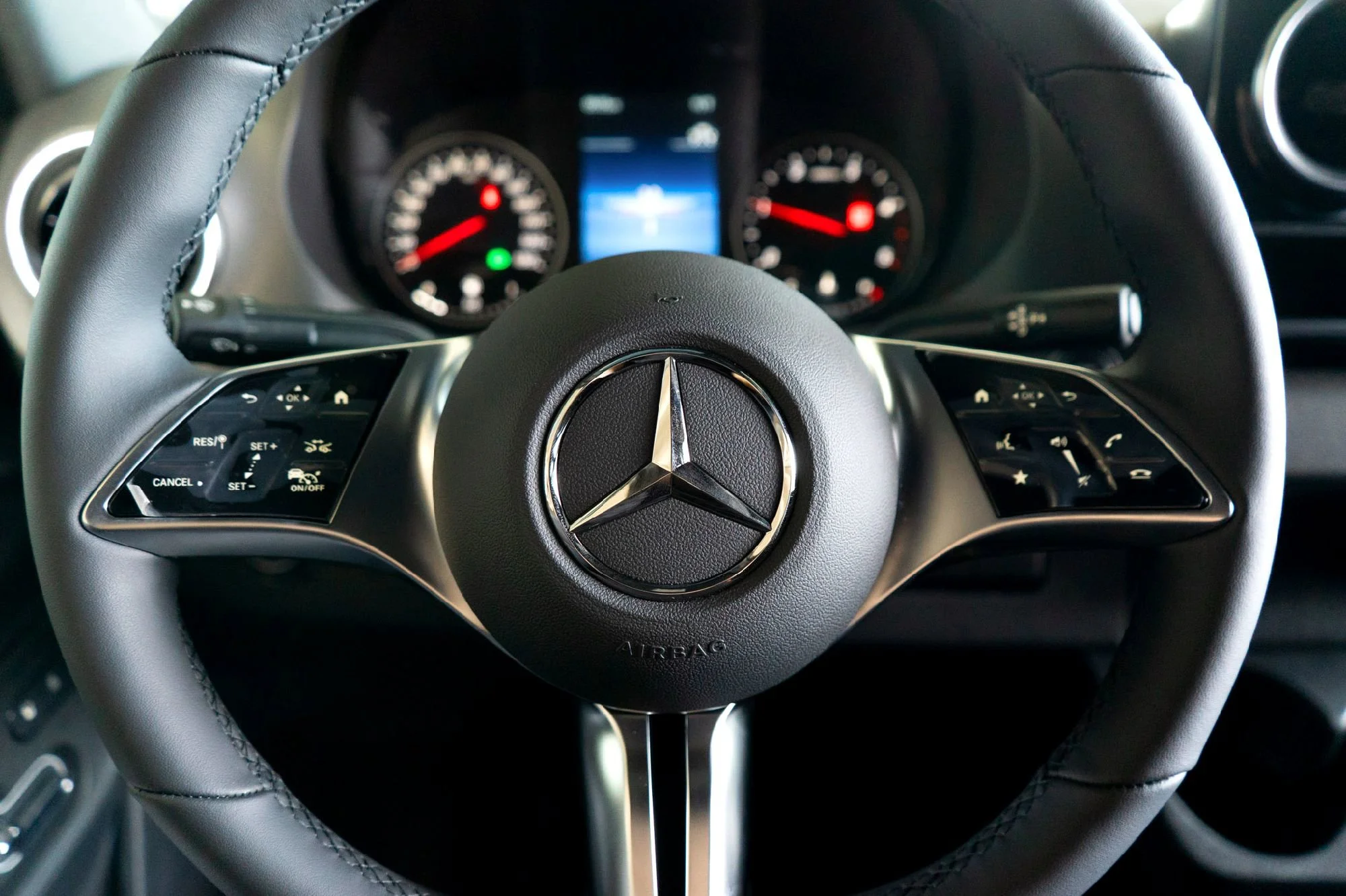New 2025  Mercedes-Benz Cargo 144 WB image 15