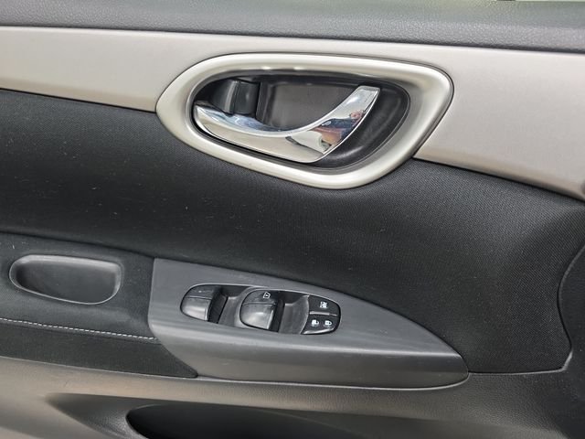 Used 2015 White Nissan S image 26