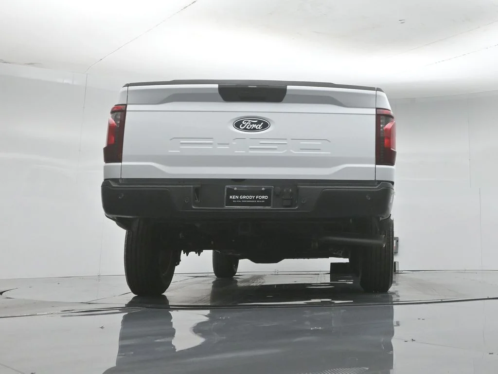 New 2026 Oxford White Ford XL image 39
