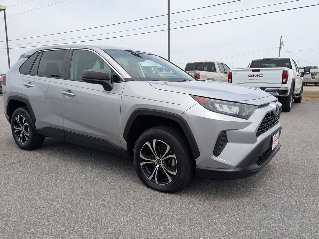 Used 2022  Toyota LE image 2