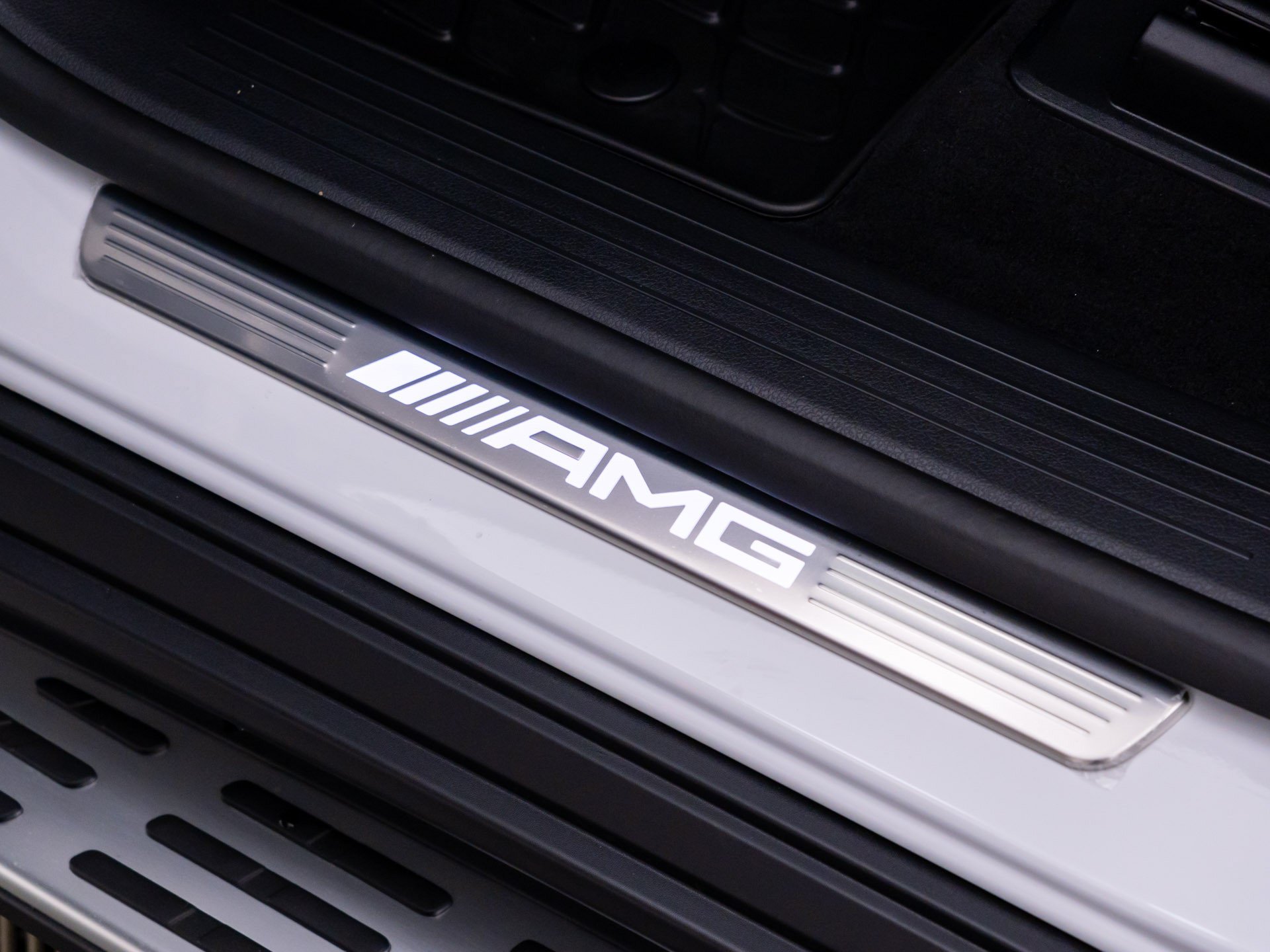 New 2026 White Mercedes-Benz GLE 53 AMG® image 63