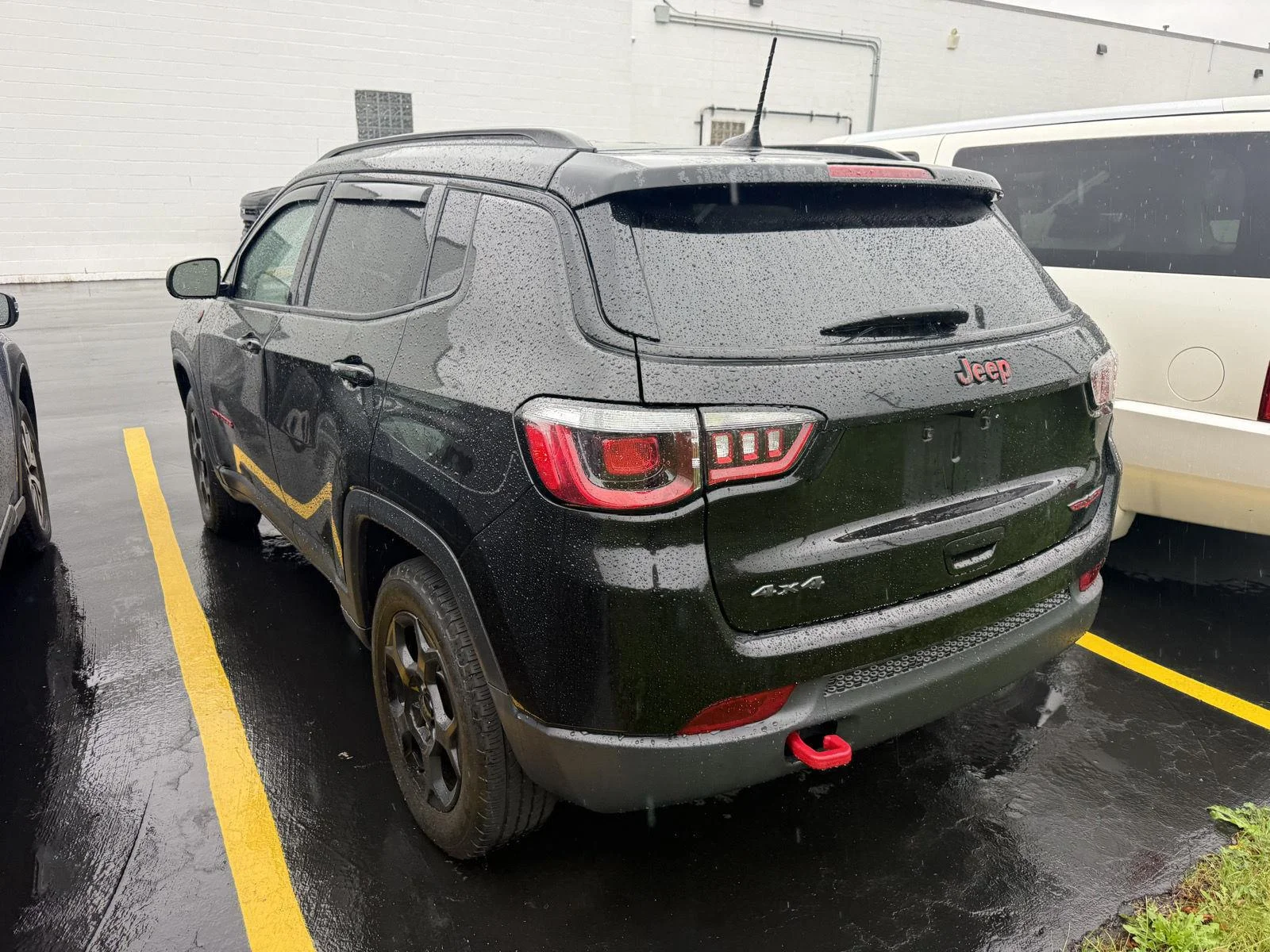 Used 2023 Diamond Black Crystal Pearlcoat Jeep Trailhawk image 5