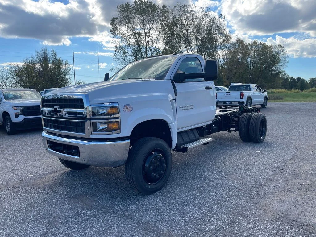 Used 2024  Chevrolet  image 8