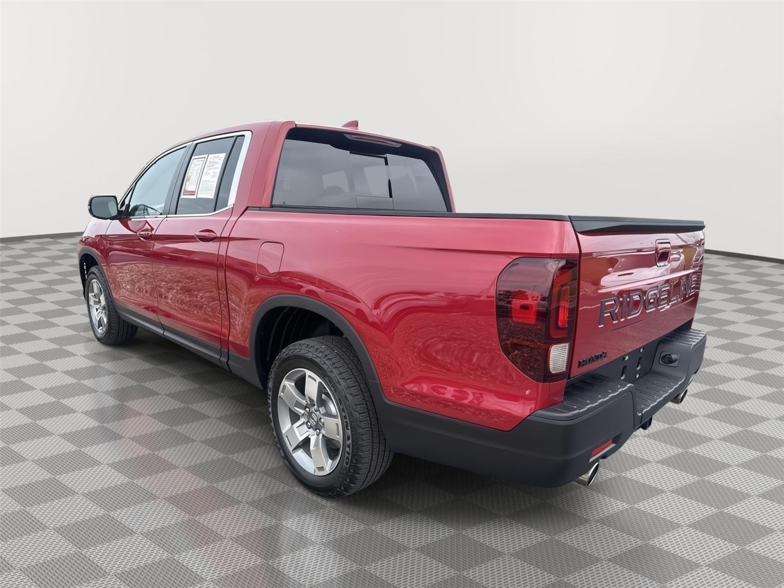 Used 2025 Radiant Red Metallic II Honda RTL image 11