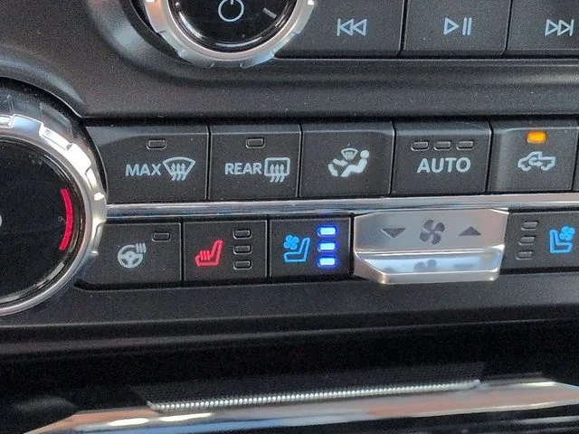New 2026 Star White Metallic Tri-Coat Ford F-350® King Ranch® image 23