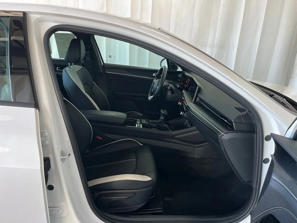 Used 2025 White Kia GT-Line image 20