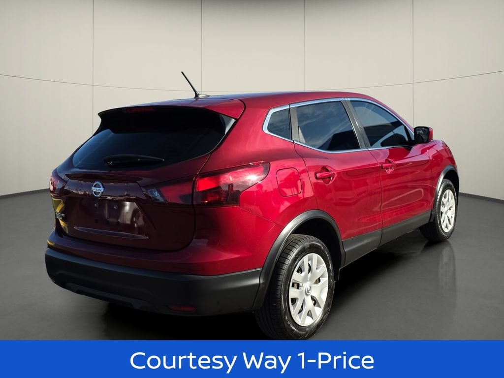 Used 2019 Red Nissan S image 10