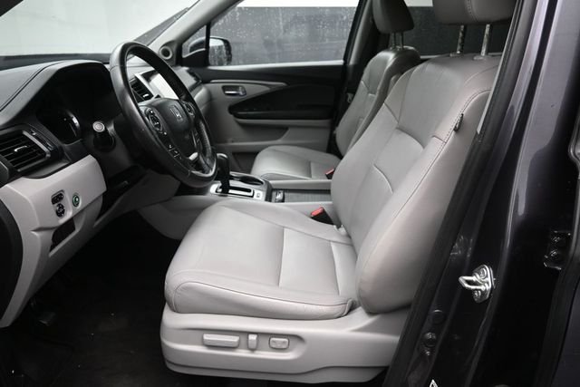 Used 2017 Modern Steel Metallic Honda EX-L image 21