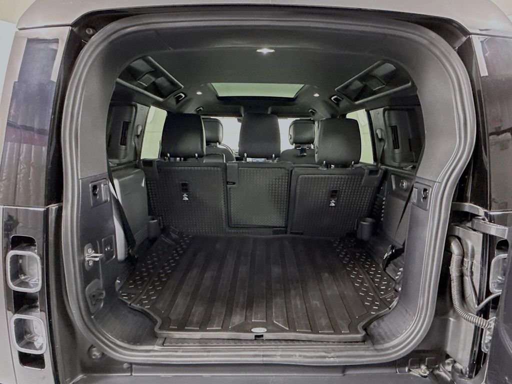 Used 2024 Carpathian Grey Premium Metallic Land Rover X image 28