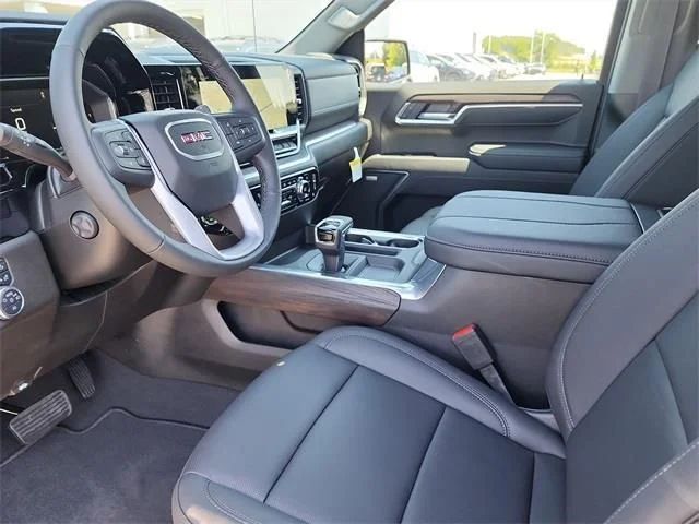 2026 GMC Sierra 1500 SLT - Photo 17