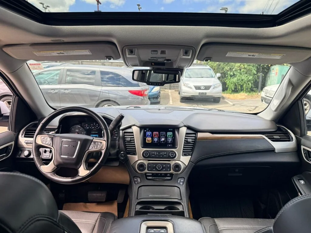 Used 2020 Quicksilver Metallic GMC 4x4 Denali Dilawri Certified   Local BC   Regularl image 12