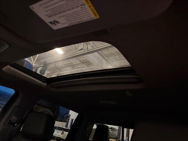 Used 2025 Onyx Black GMC Denali image 9