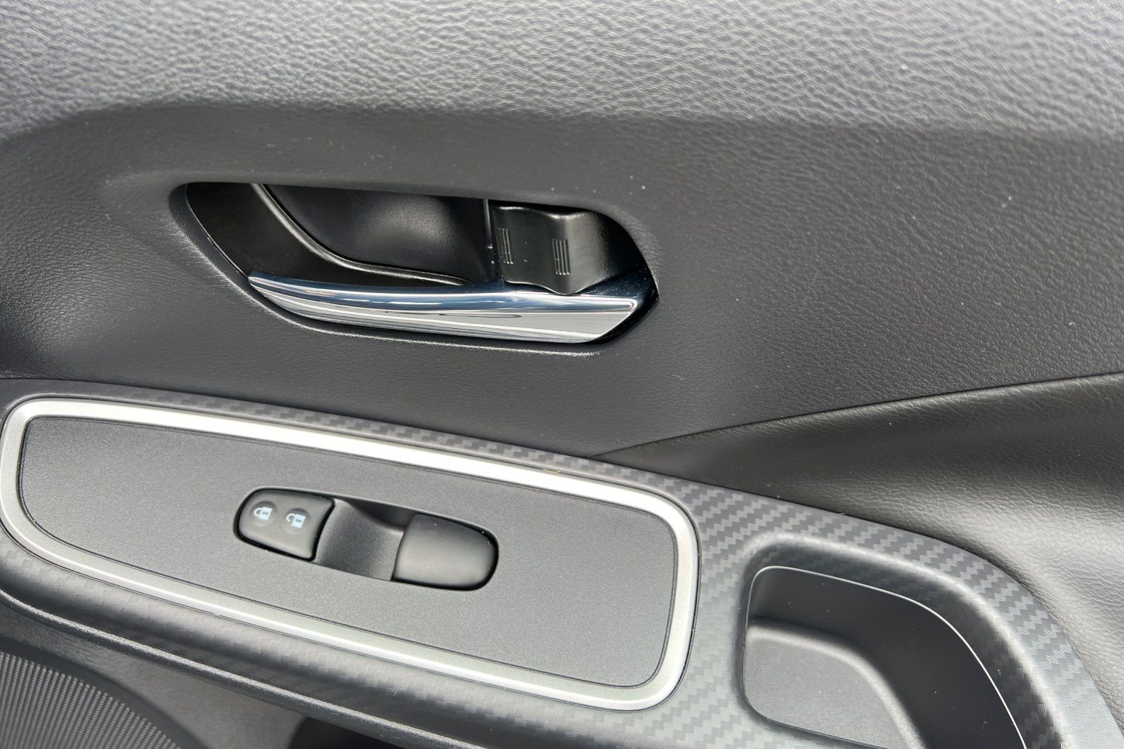 2025 Nissan Versa Sedan SR - Photo 22