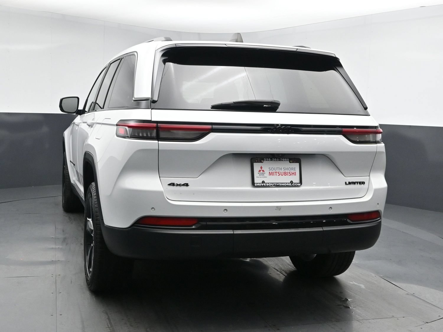 Used 2023 Bright White Clearcoat Jeep Limited image 2