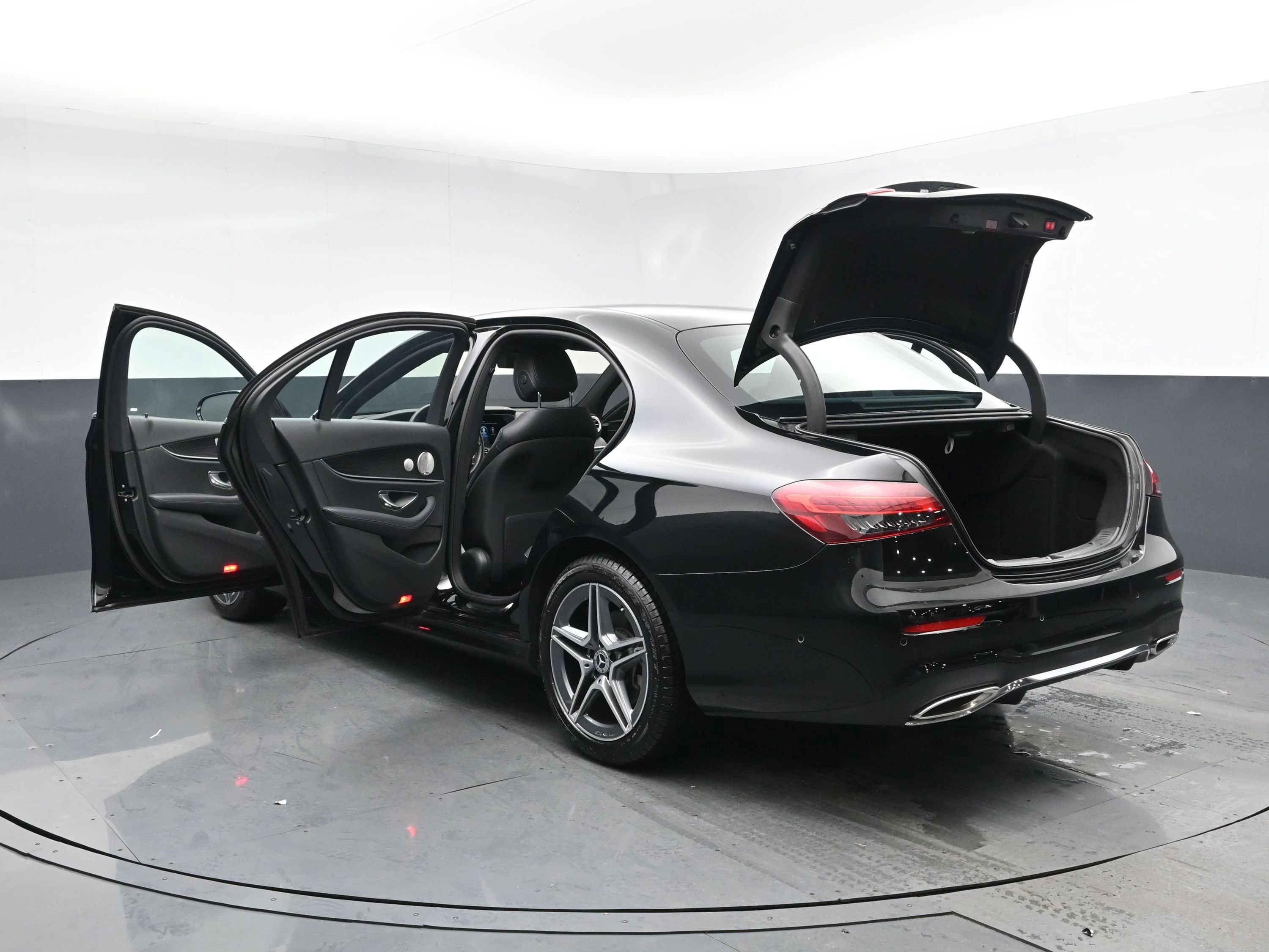 2022 Mercedes-Benz E-Class E350 - Photo 28