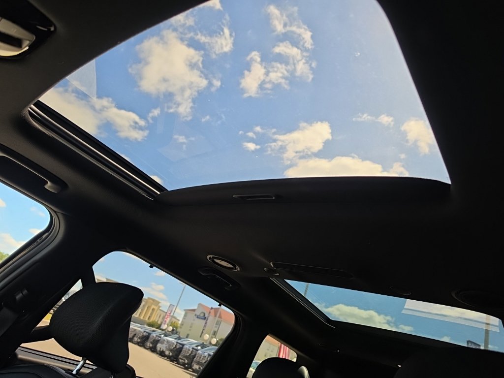 Used 2027 Black Kia SX image 27