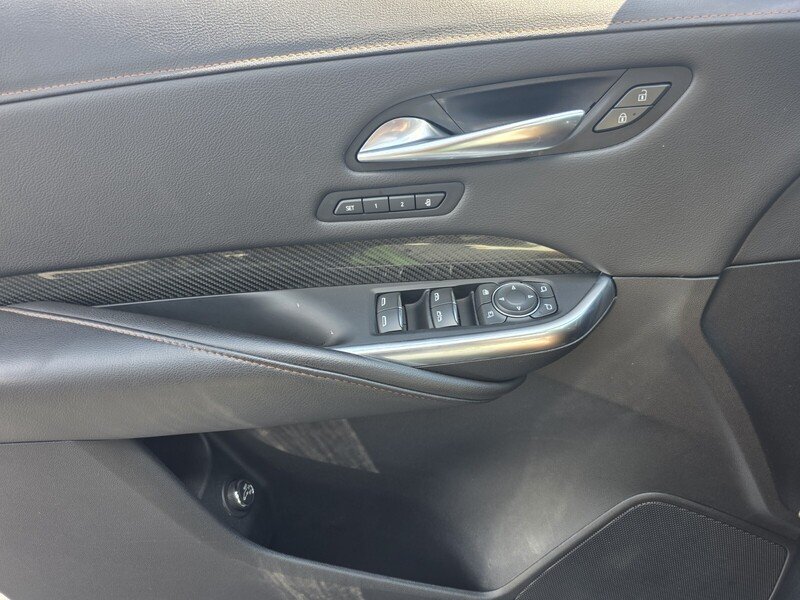 Used 2020 Shadow CADILLAC FWD 4DR SPORT image 33