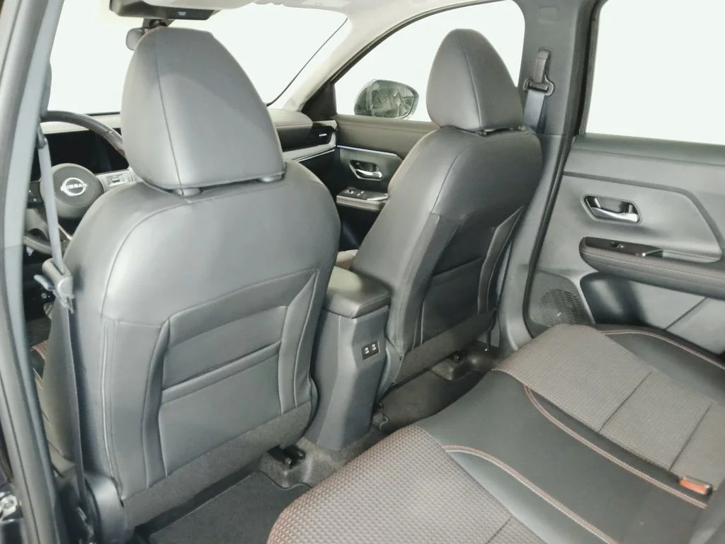 Used 2025 Black Nissan SR image 14