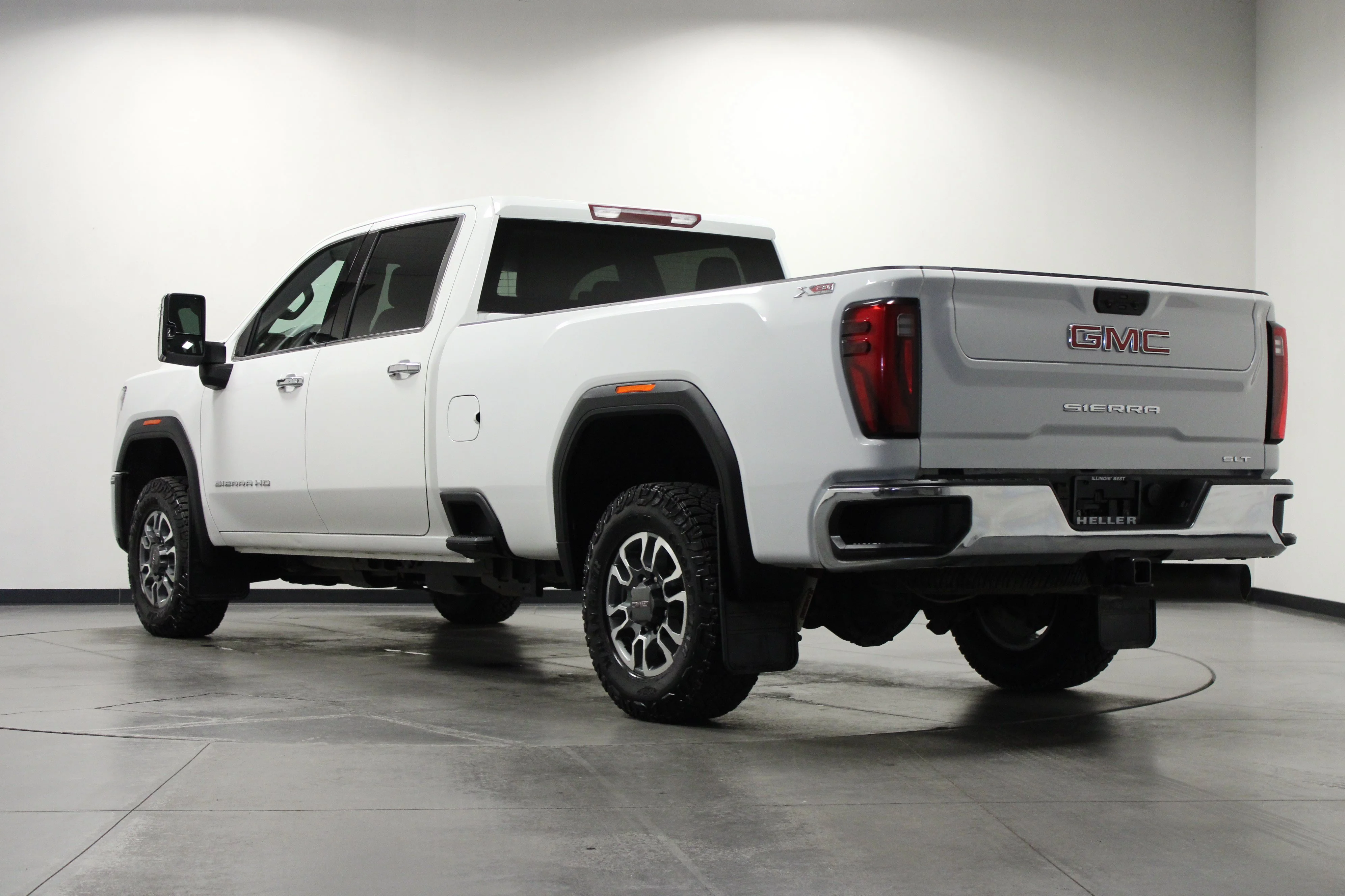 Used 2024 Summit White GMC SLT image 6