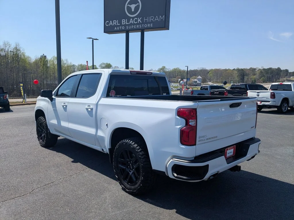 Used 2024 Summit White Chevrolet RST image 7