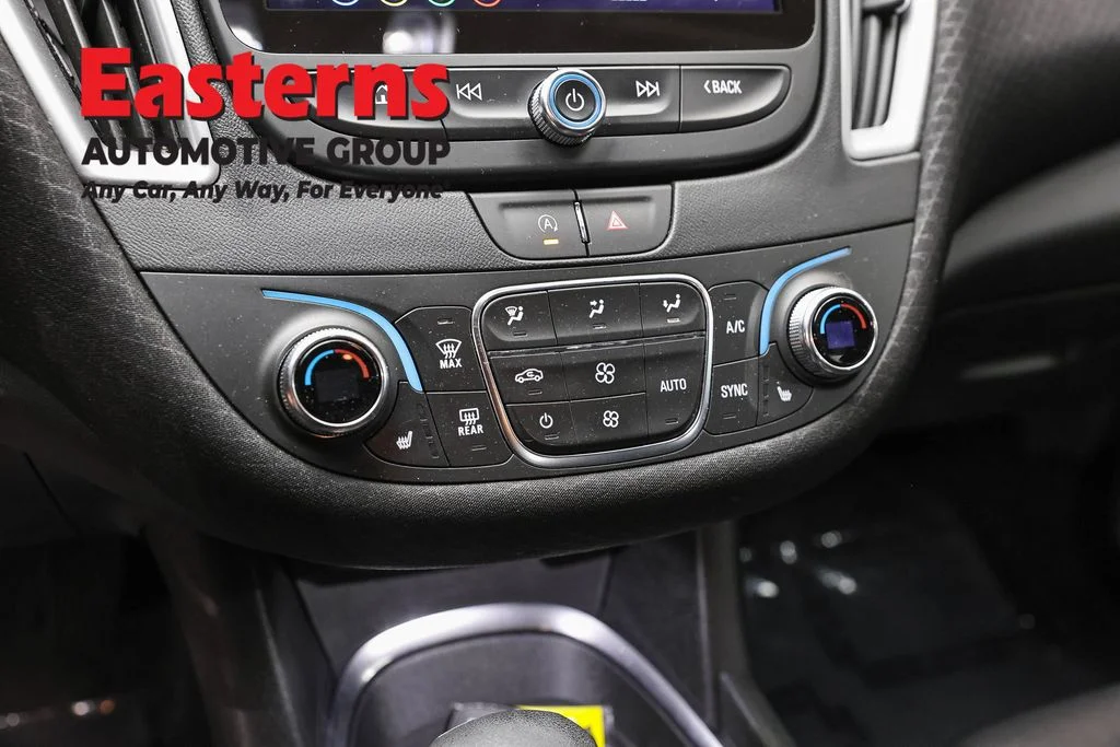 Used 2025 White Chevrolet LT image 20
