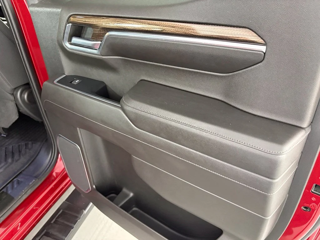 Used 2022 Red Chevrolet LT image 45