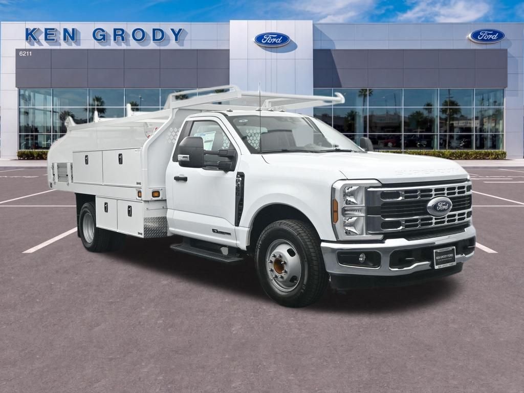 2025 Ford F-350 XL Regular Cab 169-In DRW's photo